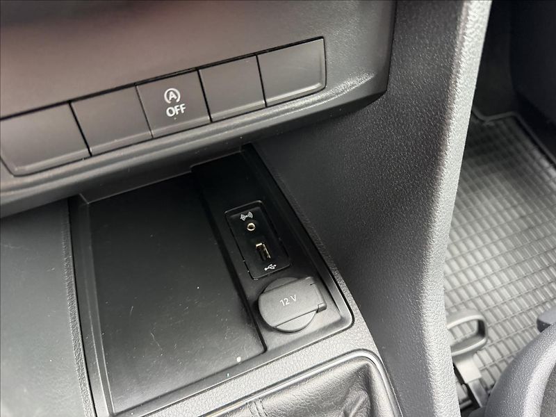 Volkswagen Caddy 2,0 TDI 5míst NAVIGACE - fotka 17 z 23