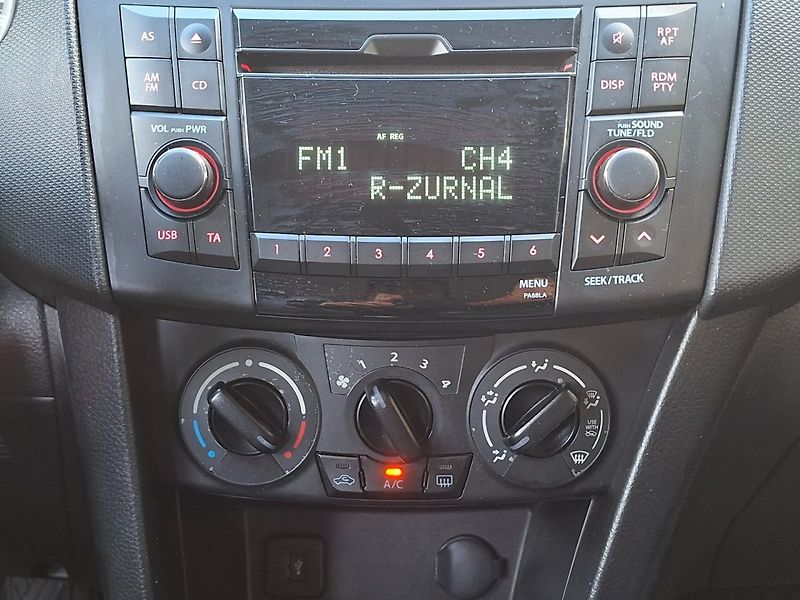Suzuki Swift (2016) 1.2i 69kW X-TRA - fotka 14 z 31