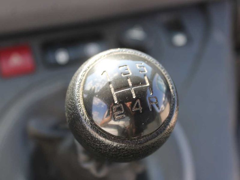 Peugeot Partner EURO 5 - fotka 12 z 17