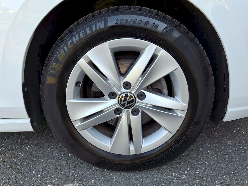 Volkswagen Golf (2020) Life 1,5TSi 96kW - fotka 33 z 33