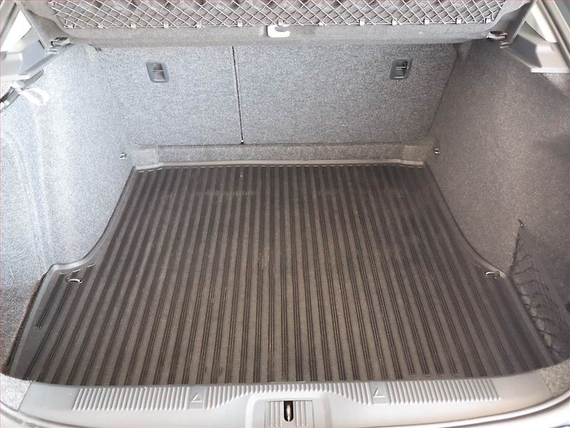 Škoda Octavia (2012) 1.6 TDI, Tempomat - fotka 13 z 16