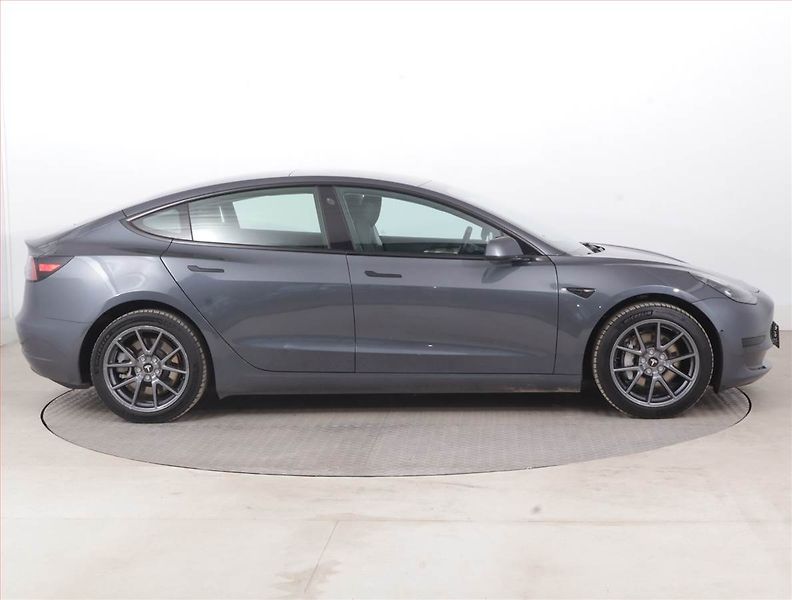 Tesla Model 3 (2022) Standard Range LFP, SoH 93% - fotka 6 z 20