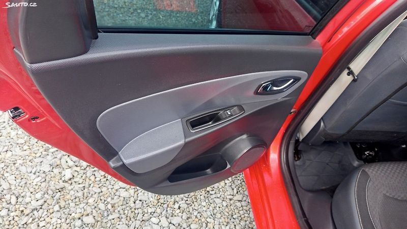 Renault Clio (2013) - fotka 34 z 34