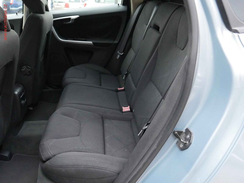 Volvo XC60 (2009) 2.4D AWD, AT, park.čidla - fotka 10 z 15