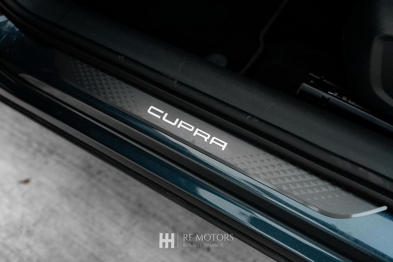 Cupra Formentor (2025) VZ 2,0 TSI 333 4Drive - fotka 25 z 53