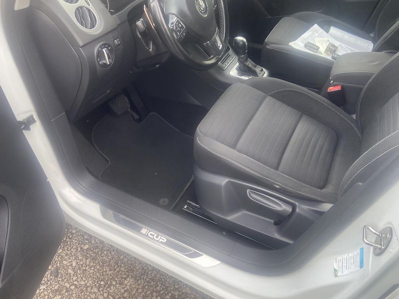 Volkswagen Tiguan (2014) 2.0 TDI - R-line CUP 4x4 - fotka 20 z 47