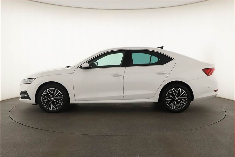 Škoda Octavia (2023) Style Plus 1.5 TSI e-tec - fotka 3 z 20