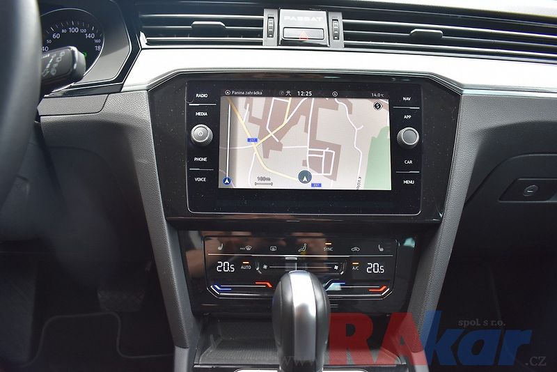 Volkswagen Passat Variant (2023) Business 2,0 TSI automat - fotka 18 z 34