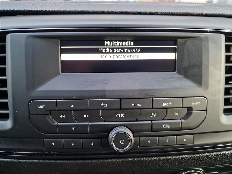 Toyota ProAce Verso 2.0 D-4d 140k L2 106kW - fotka 26 z 45