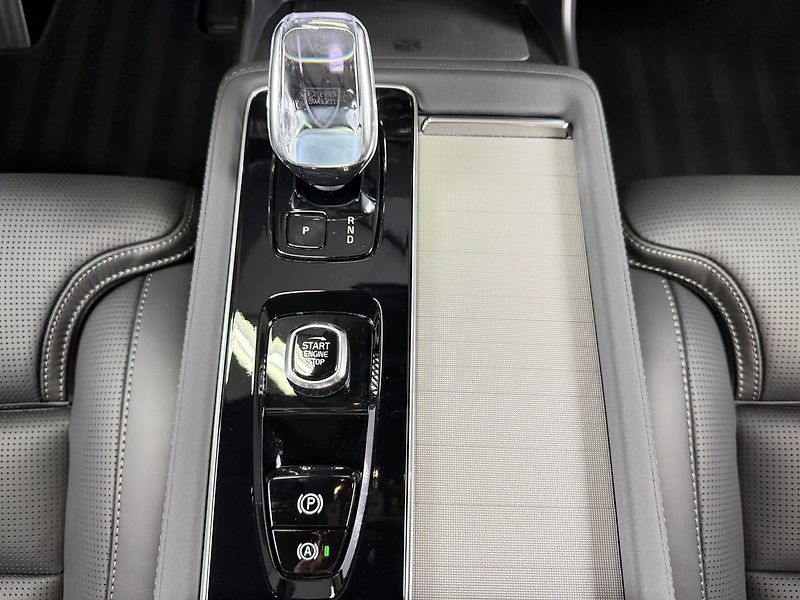 Volvo XC90 (2026) T8 AWD BLACK EDITION ULTRA, VZ - fotka 25 z 35