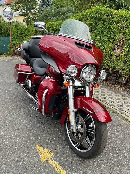 Harley-Davidson FLHTK Electra Glide Ultra Limited 1868 (2020) - fotka 10 z 16