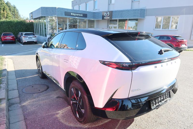 Mazda CX-6e (2026) EV 258ps Takumi, černá kůže - fotka 7 z 24