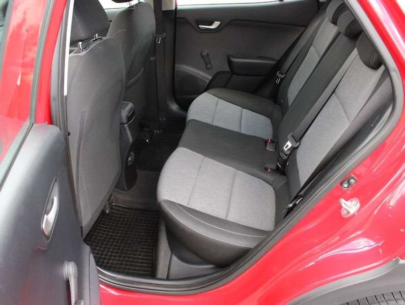 Kia Stonic (2022) 1.2 DPI 61 kW manuál - fotka 8 z 27