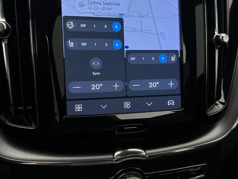 Volvo XC60 B4 AWD MOMENTUM PRO AUT - fotka 38 z 40