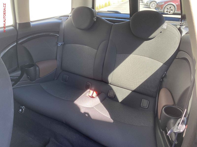 Mini Cooper (2012) 1.6i, AC, park.asist - fotka 10 z 13