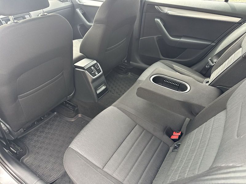 Škoda Octavia (2013) 2.0 TDI CR DPF Elegance - fotka 8 z 29