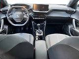 Peugeot 2008 (2023) 1.2PT, Allure, navi, kamera - náhled 8