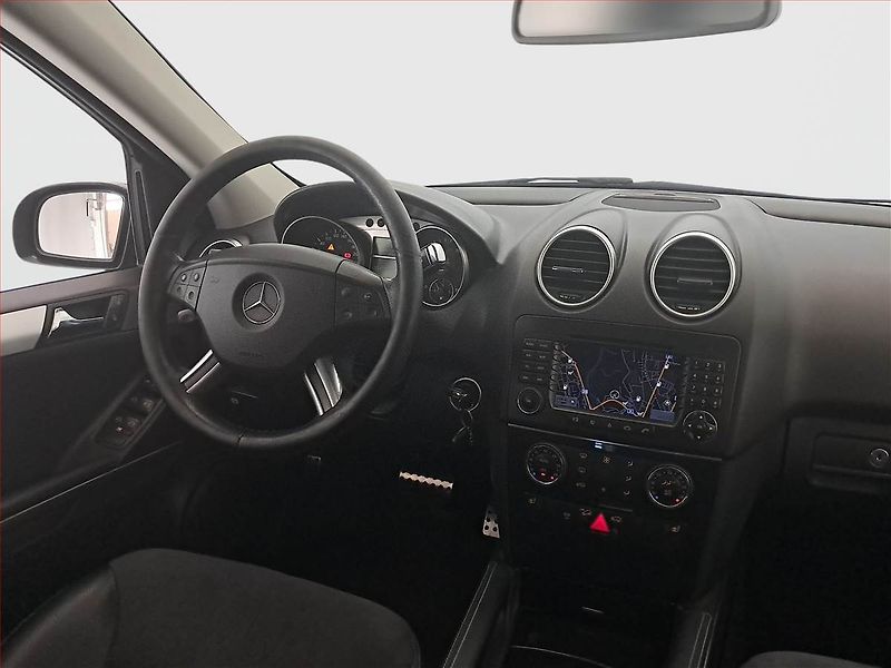 Mercedes-Benz Třídy M (2006) ML 320 CDI , 4X4, Automat - fotka 7 z 17