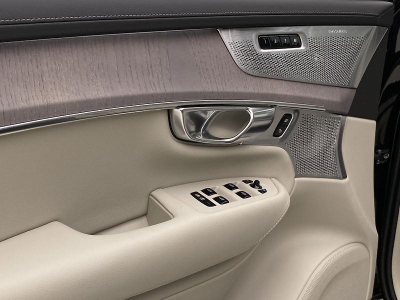 Volvo XC90 (2026) T8 AWD Plug-in BRIGHT PLUS 7m - fotka 30 z 74