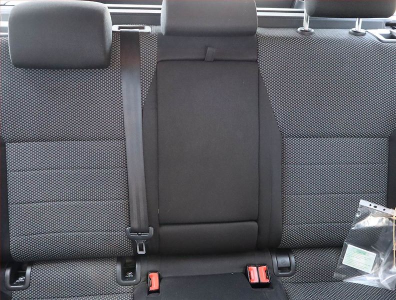 Škoda Octavia (2014) 1.6 TDI, Navi, Tempomat - fotka 10 z 16