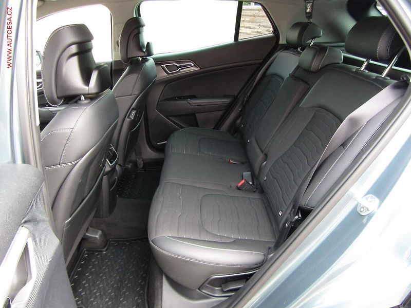 Kia Sportage (2022) 1.6 T-GDi, 1.maj,ČR, TOP - fotka 11 z 26