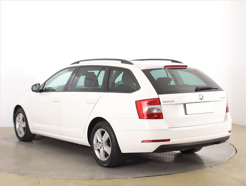 Škoda Octavia (2019) 1.6 TDI, Tempomat - fotka 4 z 16
