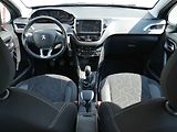 Peugeot 2008 (2019) 1.2i, 1.maj,ČR, autoAC, temp. - náhled 8