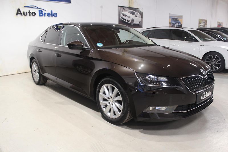 Škoda Superb (2015) 2.0TDI DSG STYLE+ Navi LED - fotka 3 z 43