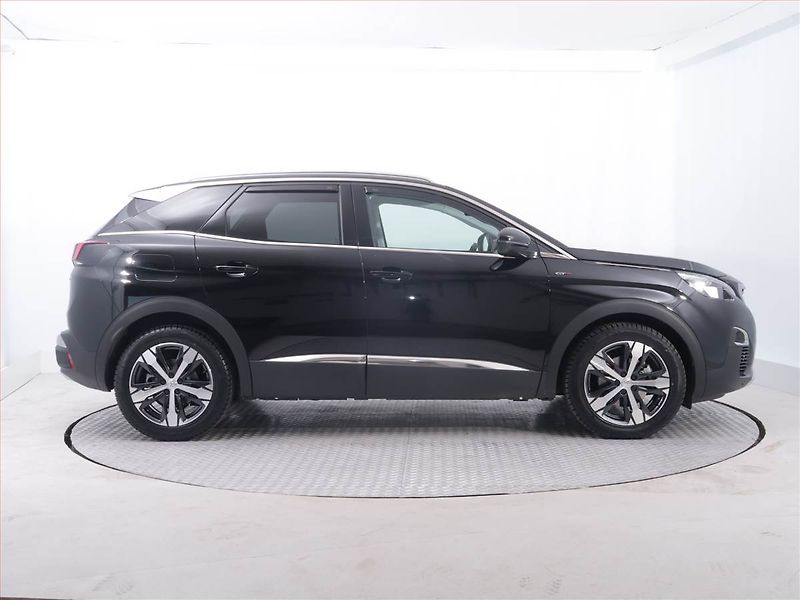 Peugeot 3008 (2019) Allure Pack 1.6 PureTech - fotka 6 z 21