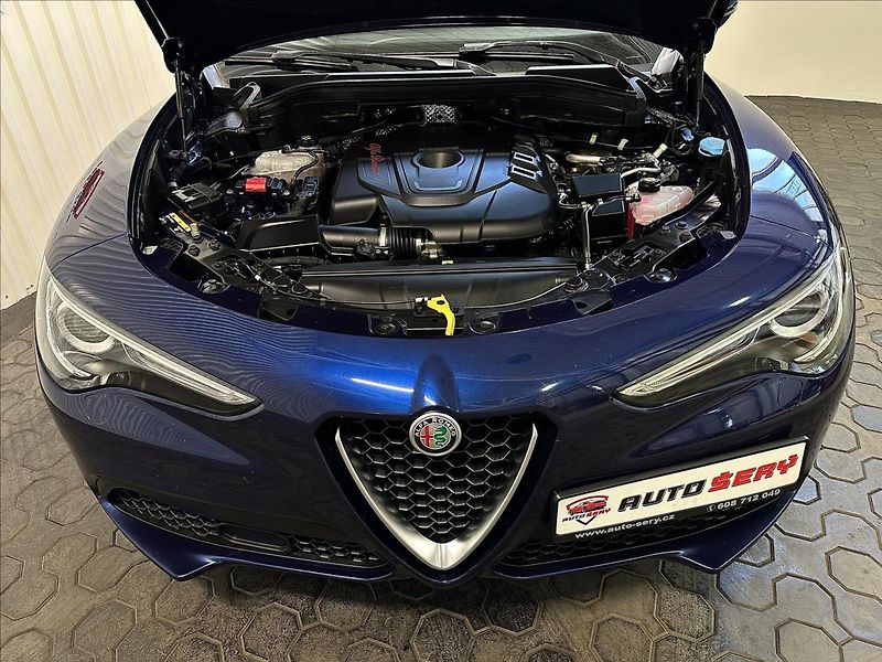 Alfa Romeo Stelvio 2.2JTDM 154kW Q4 SUPER 2XKOLA - fotka 37 z 40