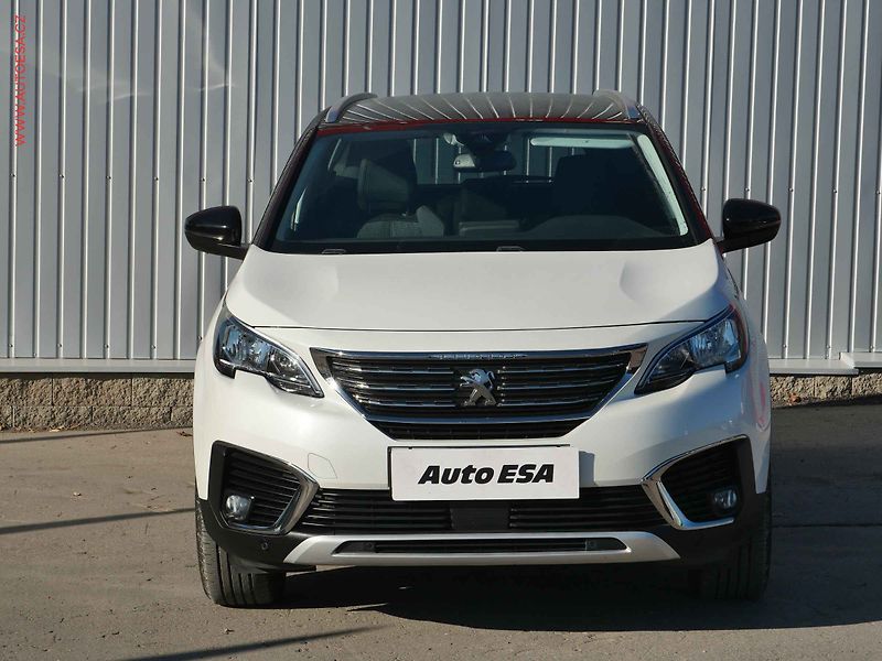 Peugeot 5008 (2019) 1.5 HDi, 1.maj,ČR, Allure - fotka 2 z 25