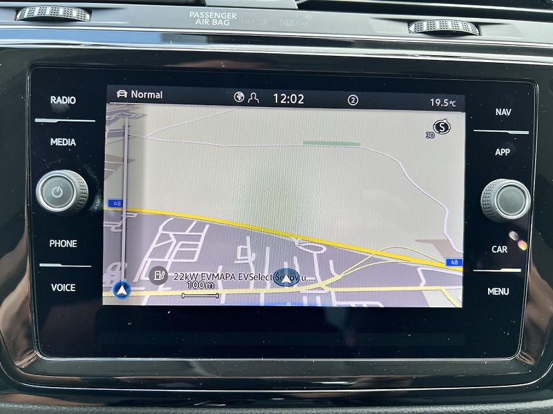 Volkswagen Touran Highline 2.0TDi DSG ČR odp.DPH - fotka 21 z 51