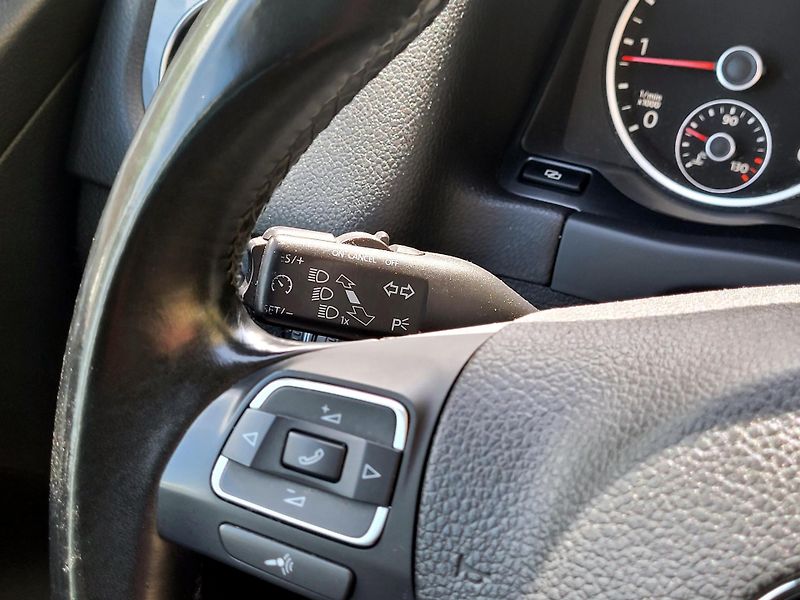 Volkswagen Tiguan 2,0 TDi DSG 4motion SERV.KNÍŽK - fotka 37 z 41