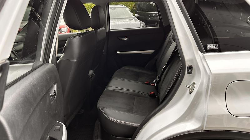 Suzuki Vitara 1.6i Automat - fotka 16 z 17