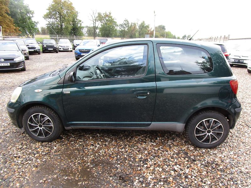 Toyota Yaris 1,0-48KW+NOVÝ OLEJ+FILTR - fotka 3 z 12