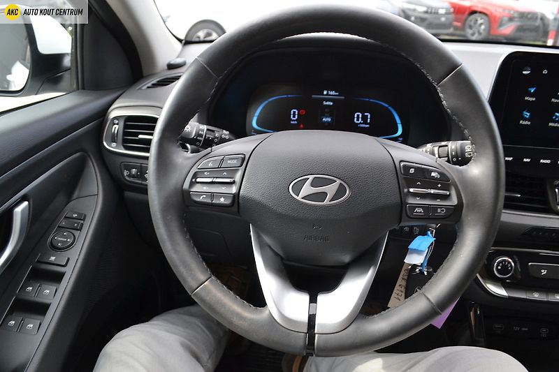 Hyundai i30 WG 1,5I MT SMART FAMILY NAVI - fotka 29 z 45
