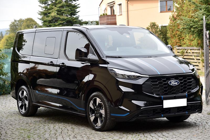 Ford Tourneo Custom L1 SPORT 2.0 EcoBlue,LED,ČR,1M - fotka 6 z 50