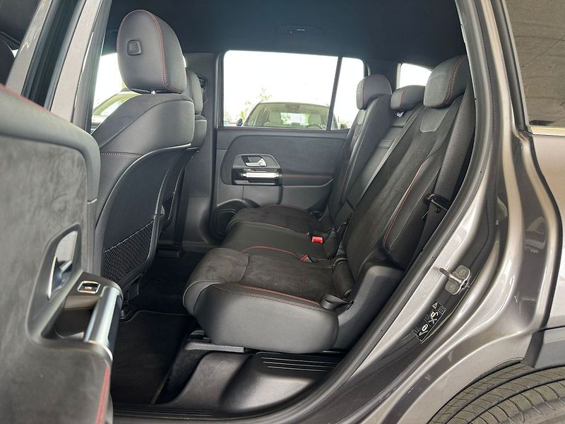 Mercedes-Benz EQB 350 4MATIC - fotka 15 z 19