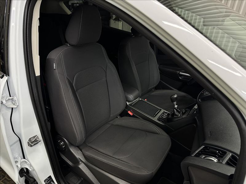 Ford Kuga 1.5EB 110kW TITANIUM 2XALU - fotka 33 z 36