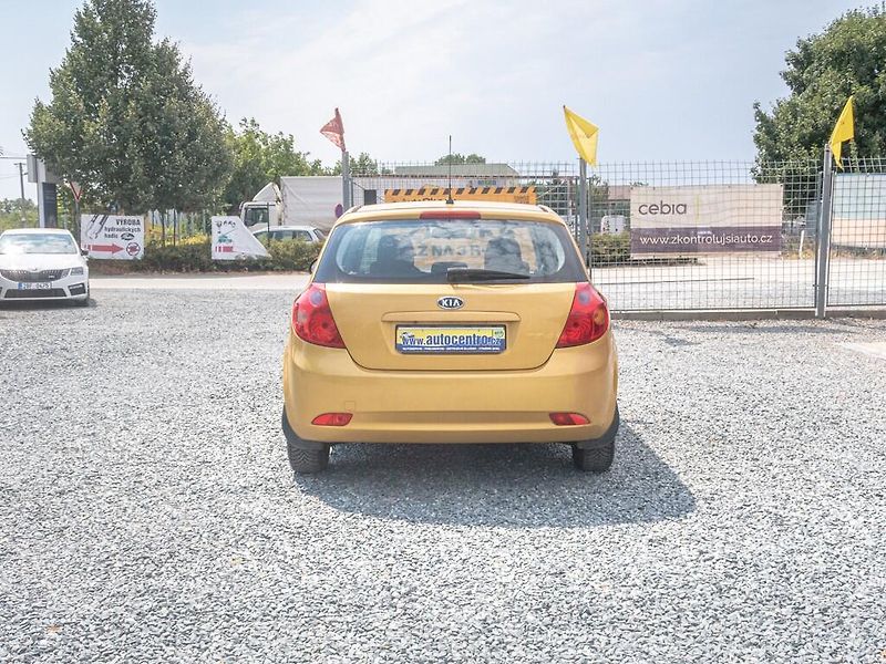 Kia Ceed (2007) ČR 12/07 1.4i 80KW - fotka 6 z 40
