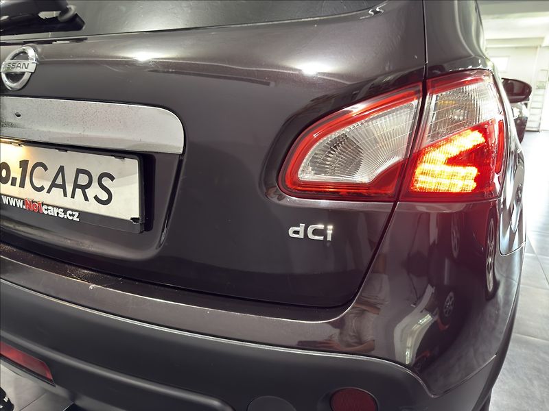 Nissan Qashqai 2,0   dCi PANO XENON KŮŽE NAVI - fotka 28 z 45