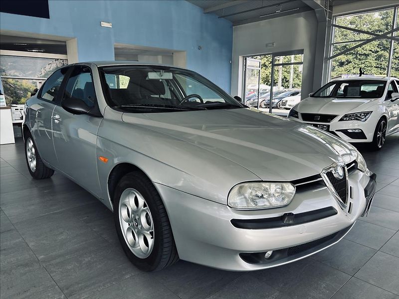Alfa Romeo 156 2,0   16V TWIN SPARK 114kW,ČR - fotka 1 z 17