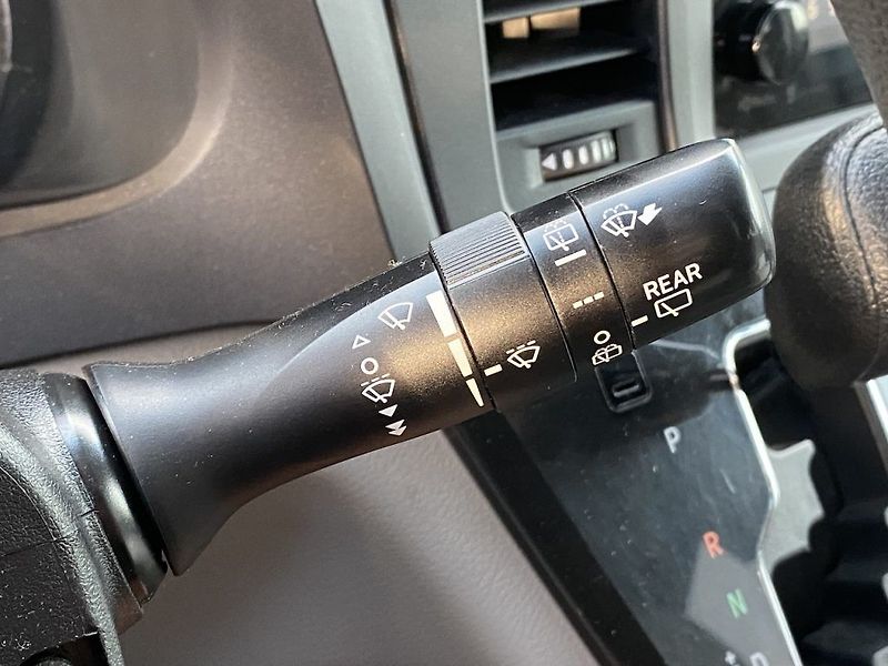 Toyota Sienna 3.5i V6, automat, 4x4, STK - fotka 17 z 28