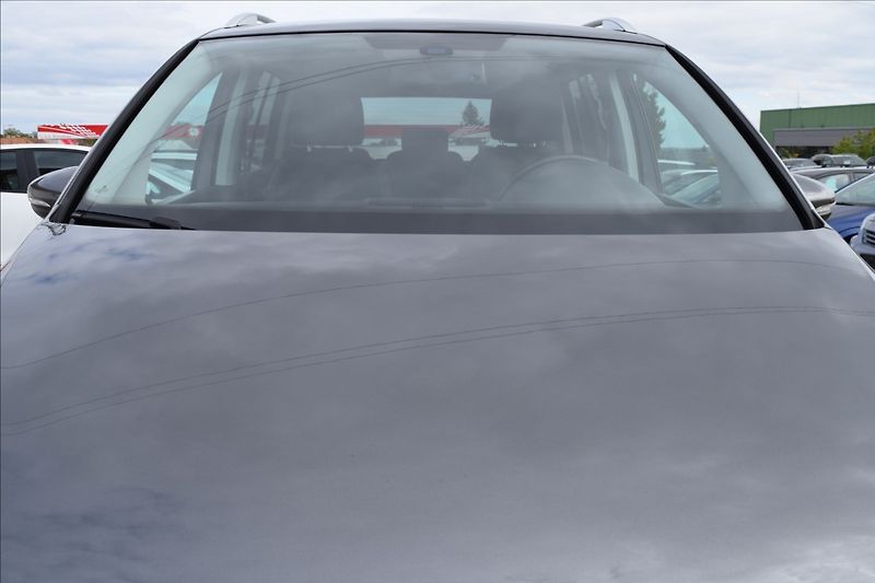 Volkswagen Touran 1,6 d 77KW BIXENON TAŽNÉ - fotka 3 z 40