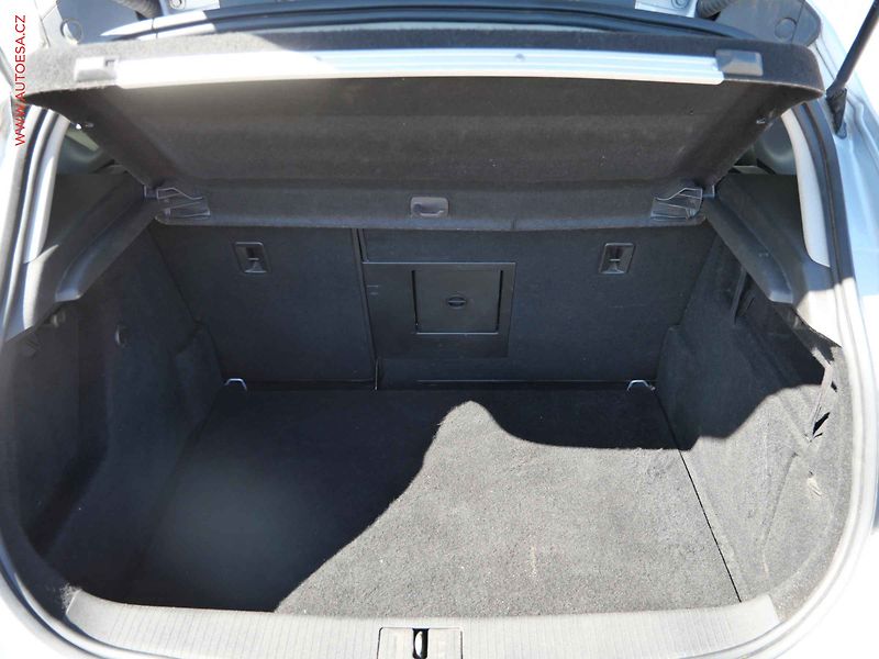 Opel Astra (2013) 1.4 T, ČR, AC, xenon, navi - fotka 7 z 23