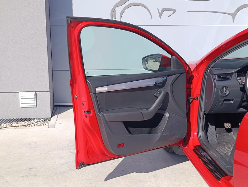 Škoda Octavia 1.6TDI 85kW ČR DPH - fotka 26 z 31
