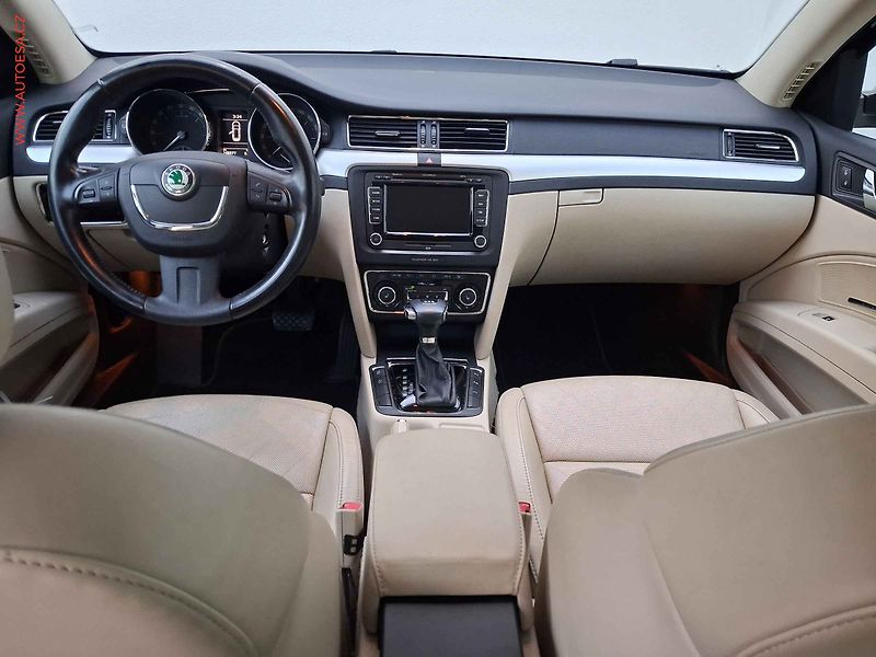 Škoda Superb (2012) 2.0TDi, DSG, bixenon - fotka 8 z 22