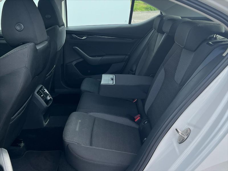 Škoda Octavia 2,0 TDi 85kW AMBITION PLUS - fotka 13 z 24