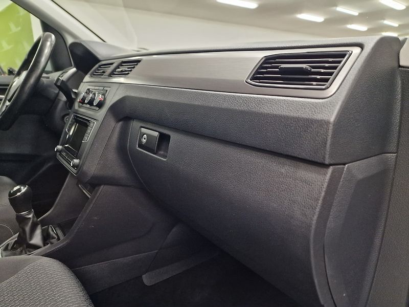 Volkswagen Caddy (2018) - fotka 32 z 62