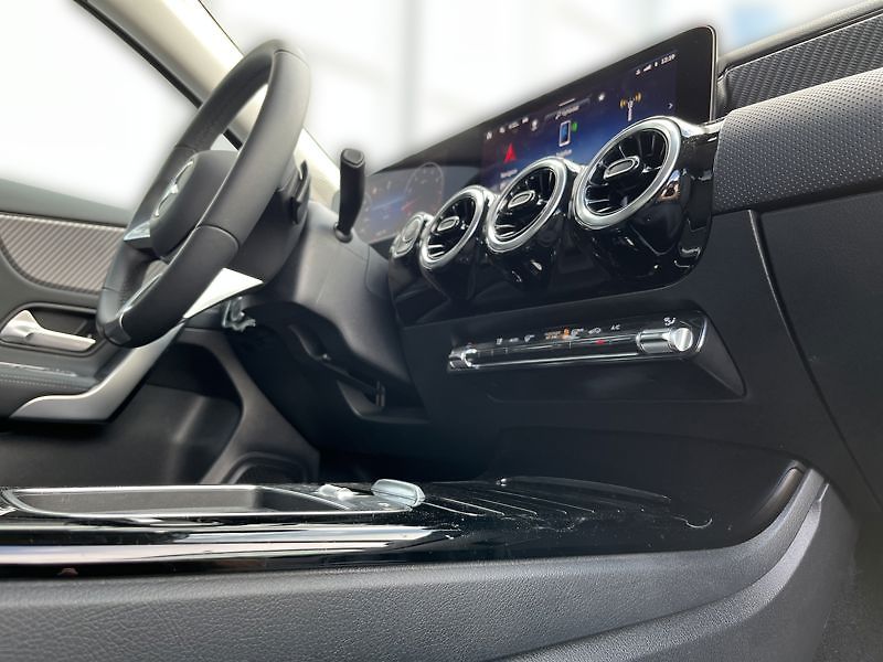 Mercedes-Benz Třídy A trida A 200 Progressive Line - fotka 17 z 21